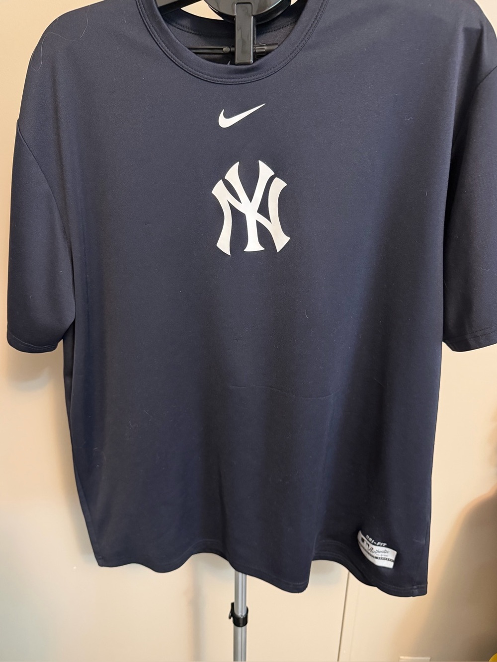 Nike Men's New York Yankees Dri-FIT Center Logo Shirt - Size XL Blue MLB